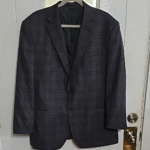 JoS A Banks Mens Blazer Sports Coat Wool Blend Dark Grat Brown Plaid Sz 46 R EUC - Picture 1 of 9